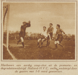 873050 Afbeelding van een spelmoment uit de promotievoetbal Holland(Utrecht) tegen H.V.C Amersfoort, die door H.V.C. ...